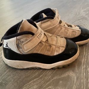 Jordan retro 11 toddler